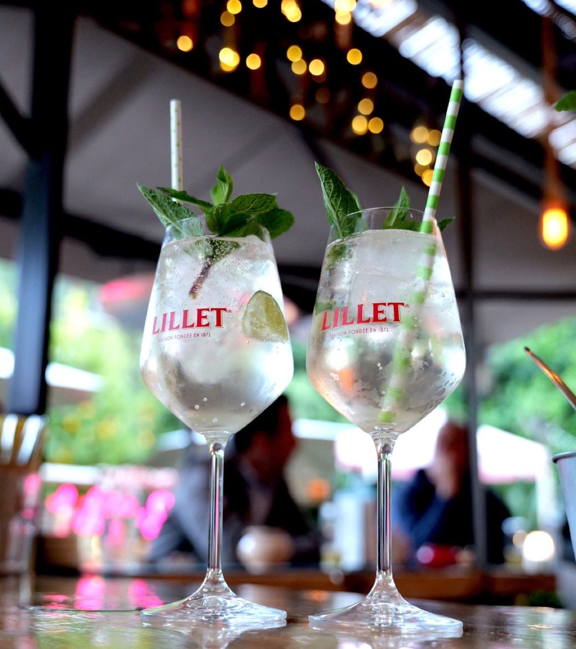 Deux Lillet tonic servis au bar du Lavoir