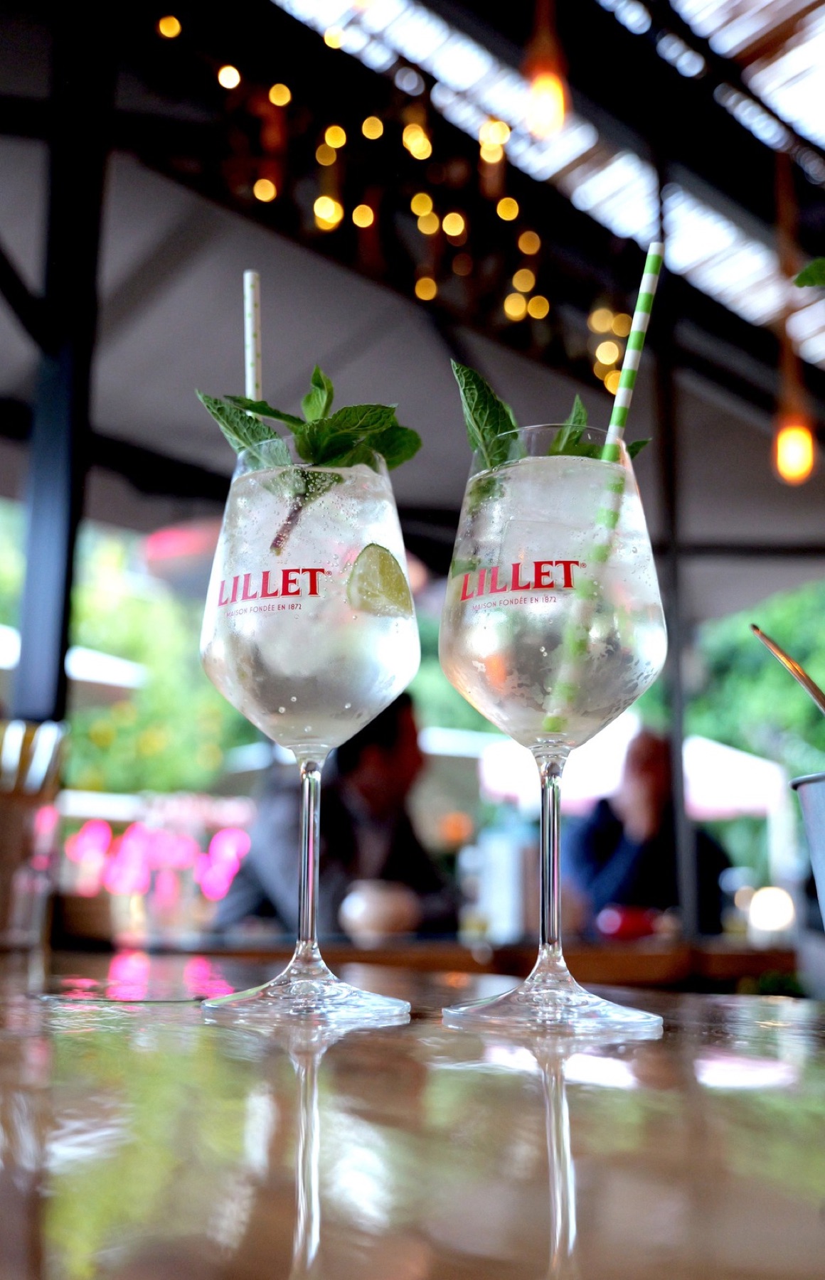 Deux Lillet Spritz sur le bar